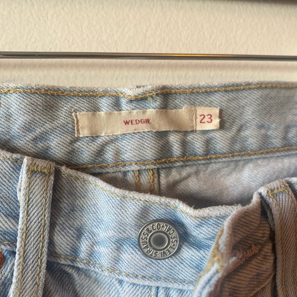 levi’s wedgie size 23 light wash jeans - Picture 2 of 6